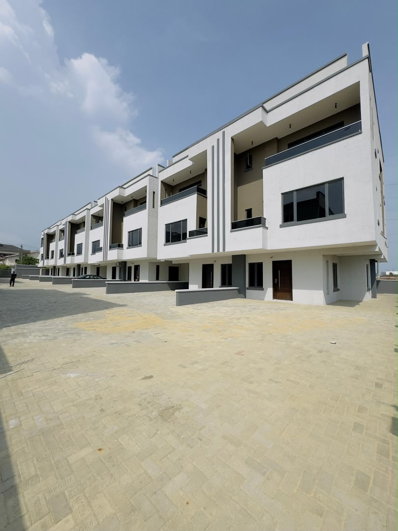 Fantastic Built 4 Bedroom Terrace Duplex with BQ, Pool and Gym